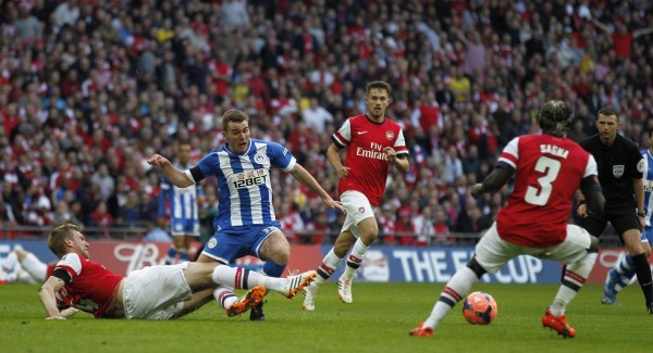  朗斯铁卫乌龙球葬送关键战役  