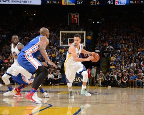  勇士绝杀雷霆终结对手七连胜势头  