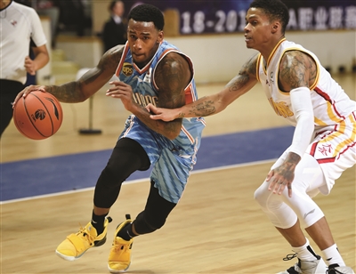  尼斯遭遇争议判罚主场痛失好局  