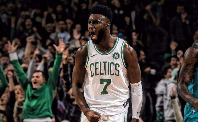  杰伦布朗暴走砍下三十五分，绿军轻取黄蜂延续强势