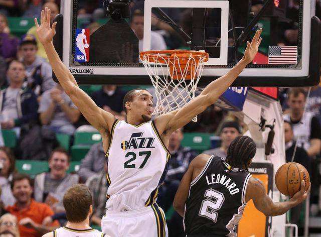  艾顿封盖绝杀太阳战胜快船豪取主场九连胜辉煌